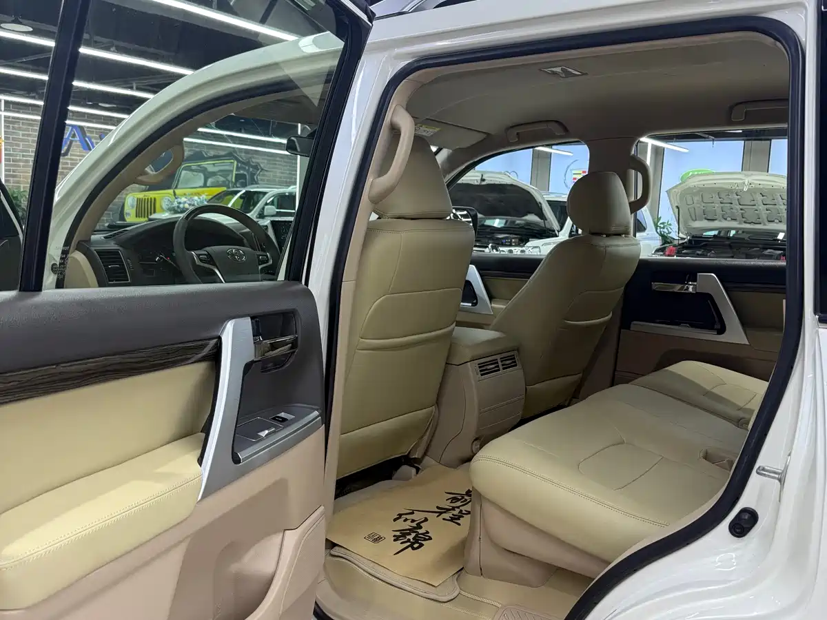 Toyota Land Cruiser (Import) 2015 2015 4.0L V6 Middle East Limited Edition