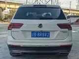 Photo 12 - Volkswagen Tiguan L