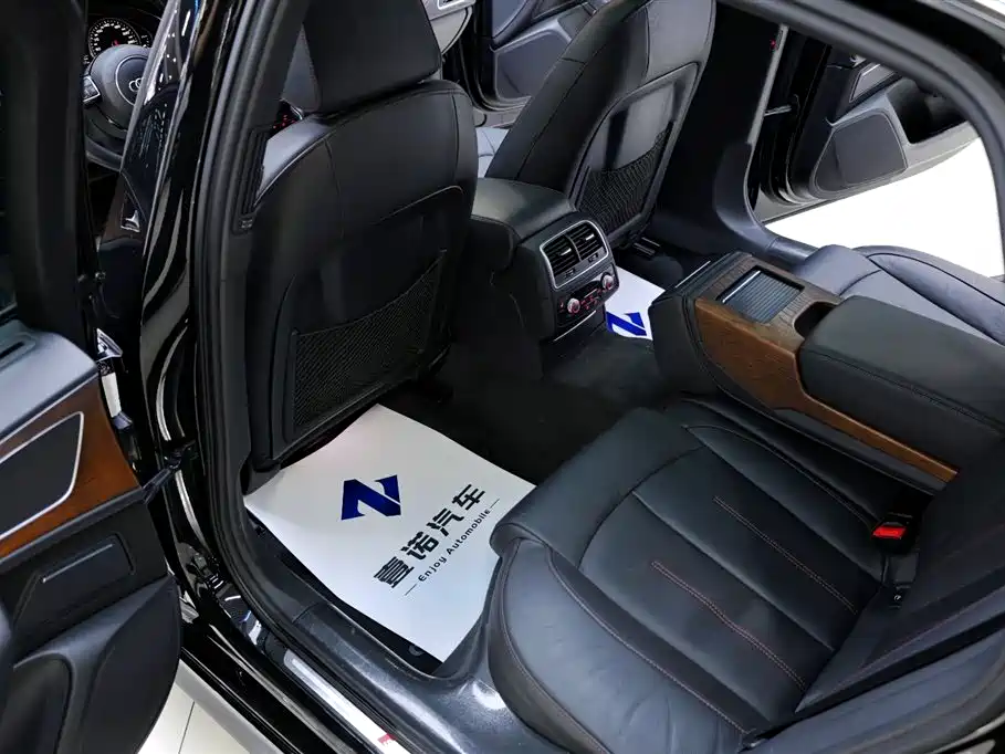 Audi A6L 2018 30th Anniversary 45 TFSI quattro Sport фото 32