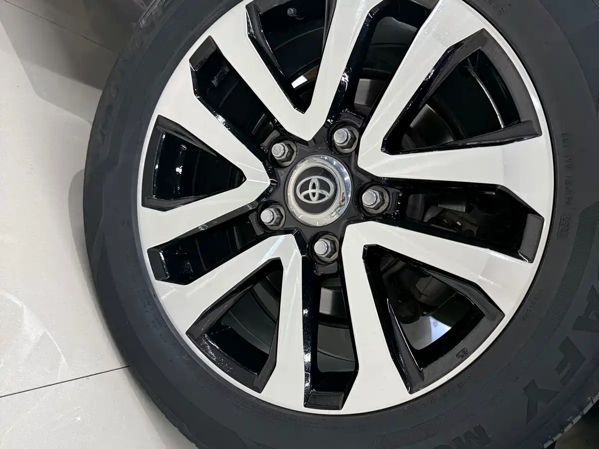 Toyota Land Cruiser (Import) 2015 2015 4.0L V6 Middle East Limited Edition