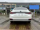 Фото 8 - Lexus ES