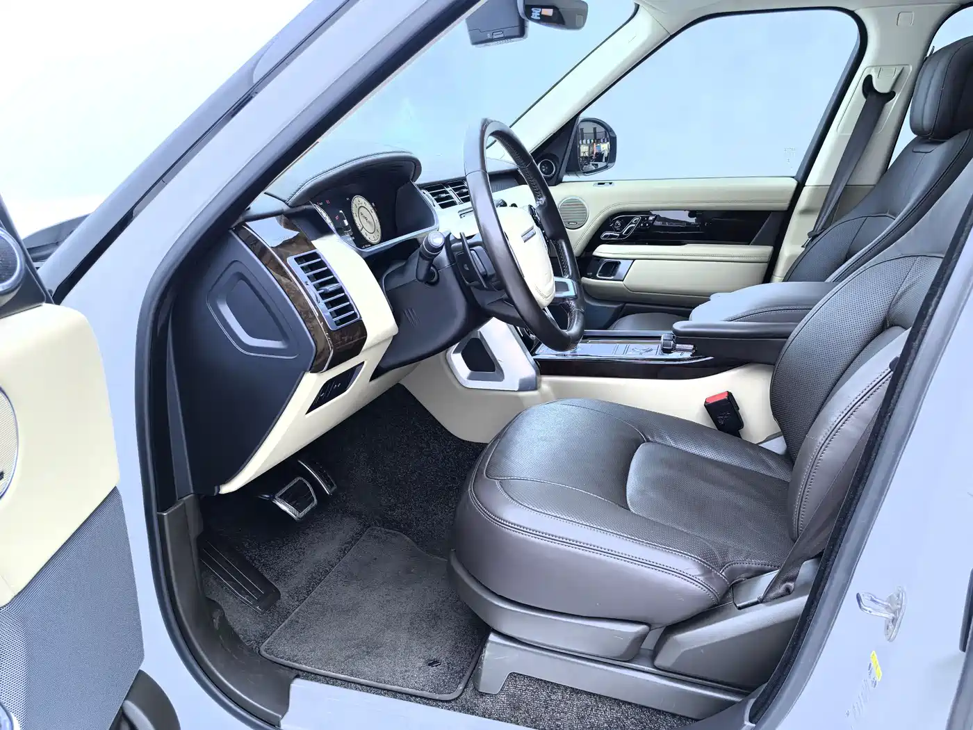 Land Rover Range Rover 2020 3.0 L6 Heritage Edition фото 4