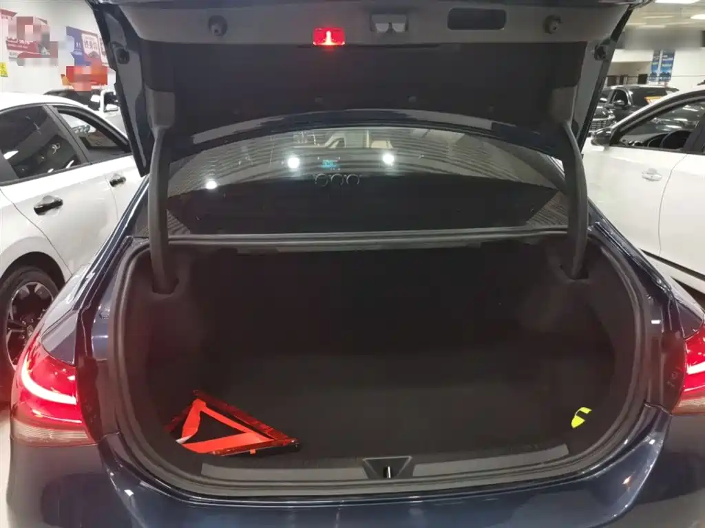 Mercedes-Benz A-Class 2019 A 180 L Sport Sedan фото 9