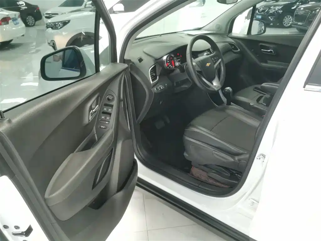 Chevrolet Trax 2018 330T Automatic 2WD Luxury фото 16