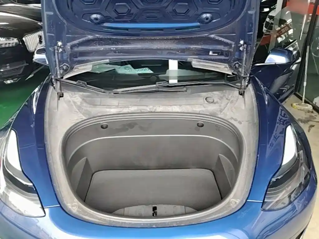Фото 20 - Tesla Model 3