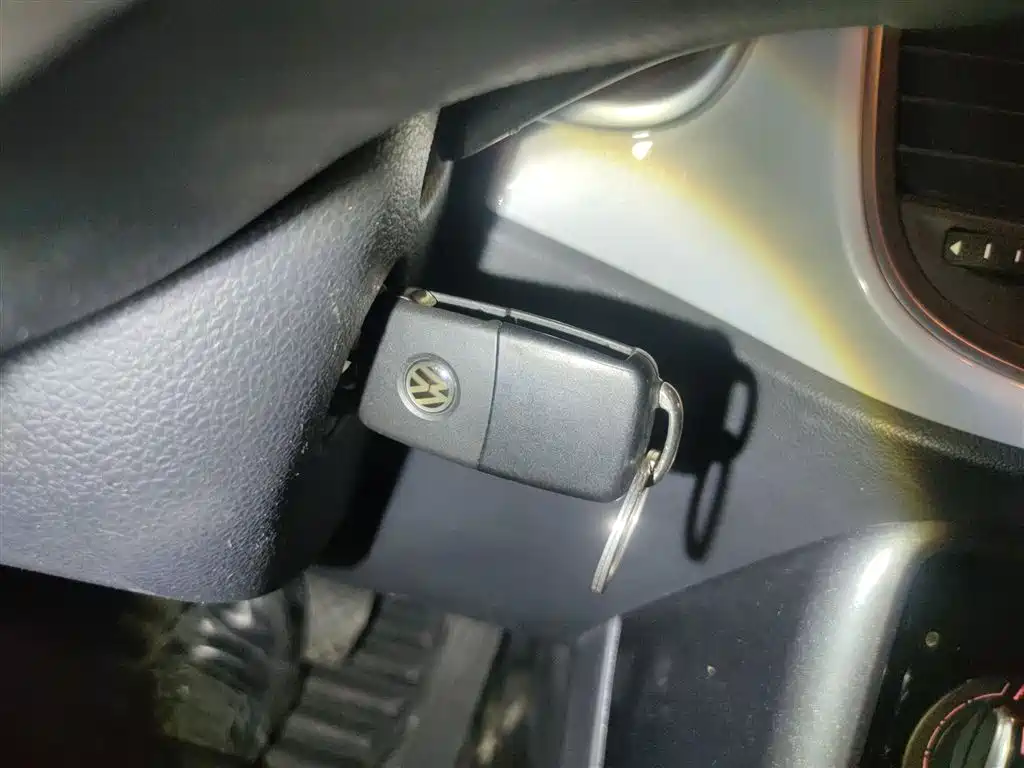 Volkswagen Beetle 2018 180TSI Easy Joy Edition фото 12