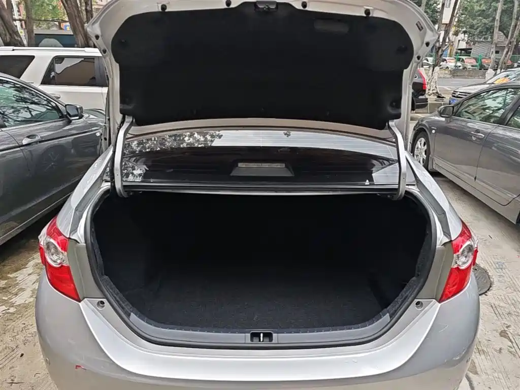 Toyota Levin 2016 1.6G CVT Elite Edition фото 19