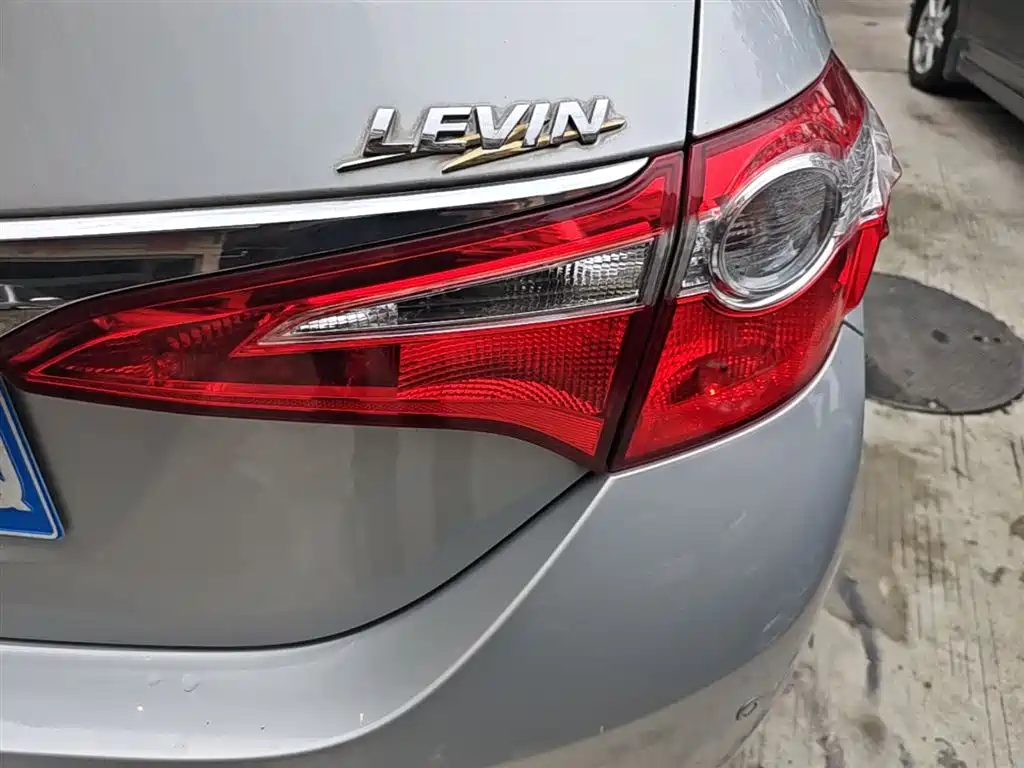 Toyota Levin 2016 1.6G CVT Elite Edition фото 8