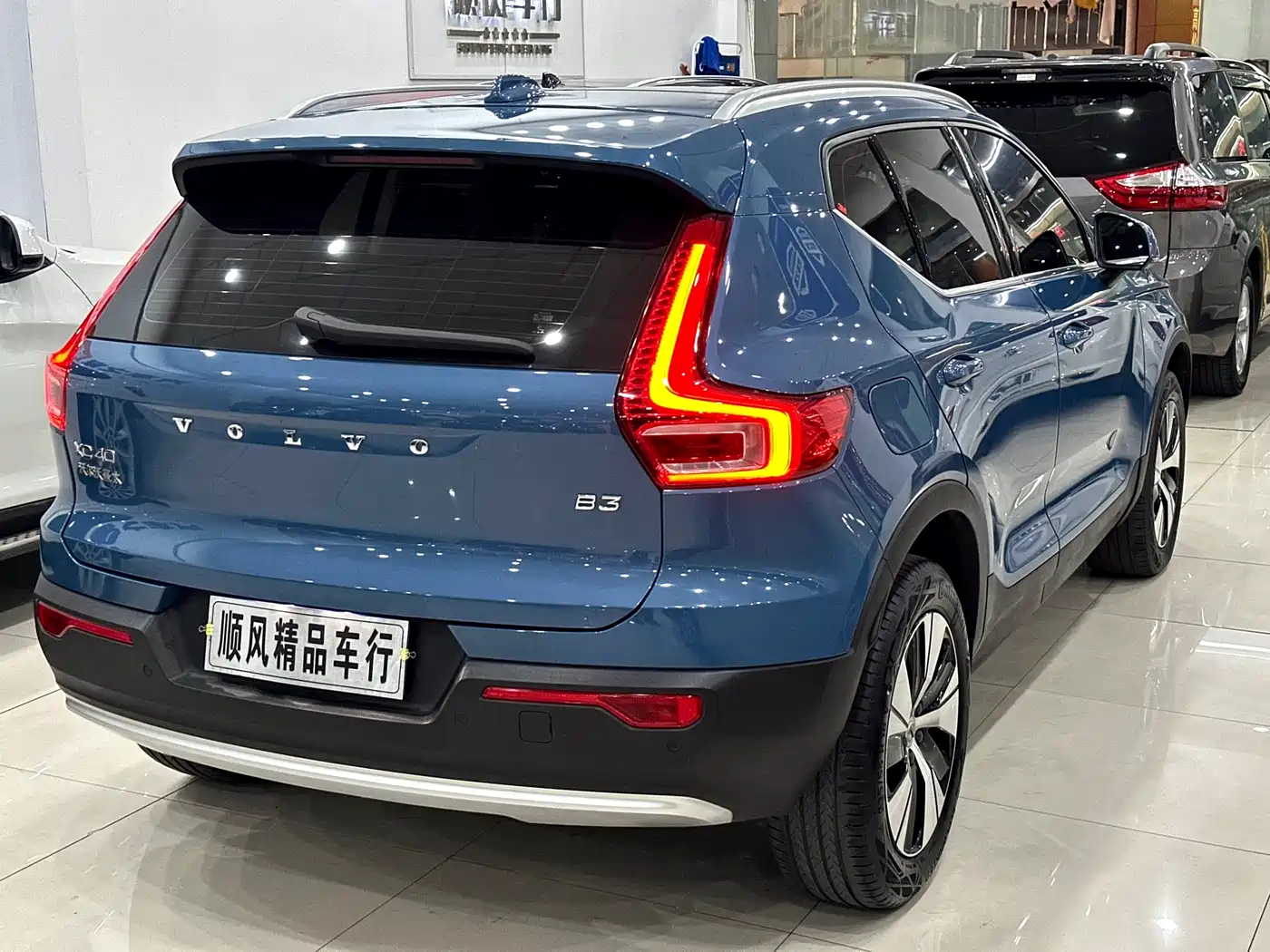 VOLVO XC40