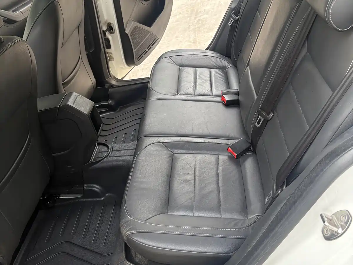 Volkswagen Lavida 2015 1.6L Automatic Luxury Edition фото 11