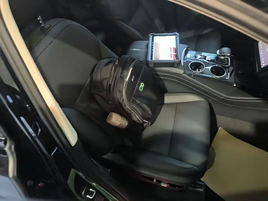 Hongqi HS3 PHEV 2026 2025 125km Jingwei PLUS 2 Million Commemorative Edition