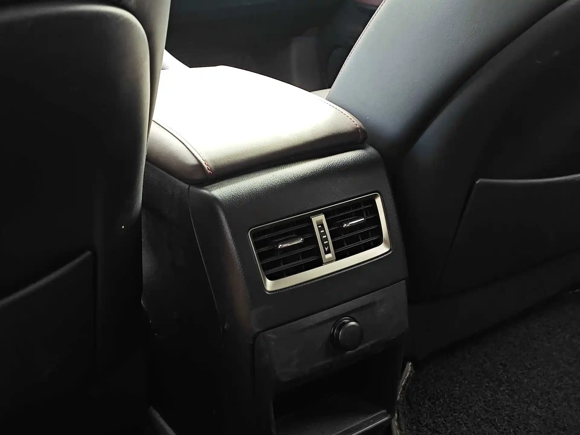 Photo 17 - Lexus RX