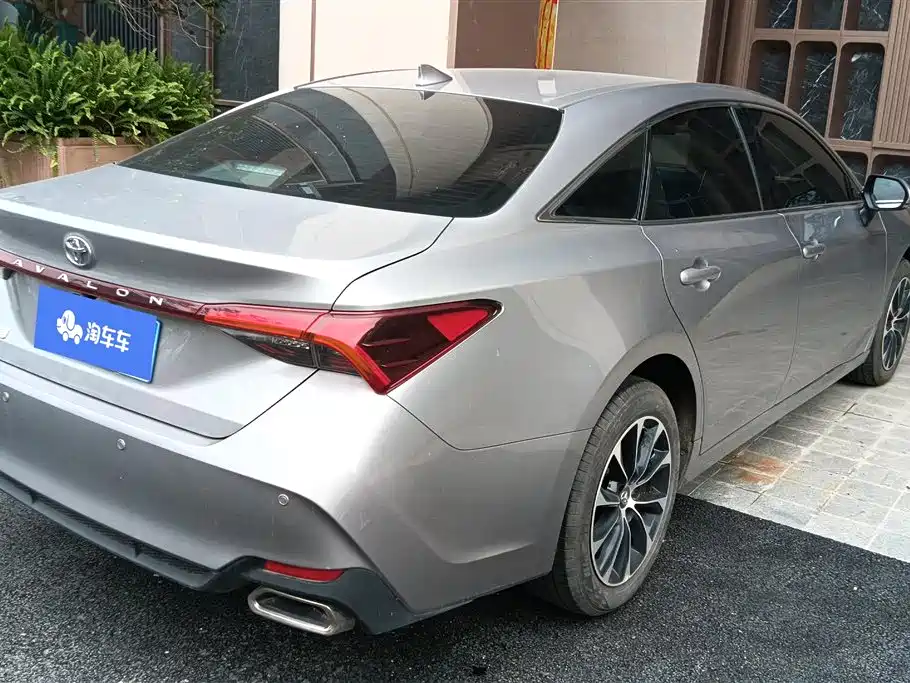 Toyota Avalon 2022 2.0L Progressive Edition фото 3