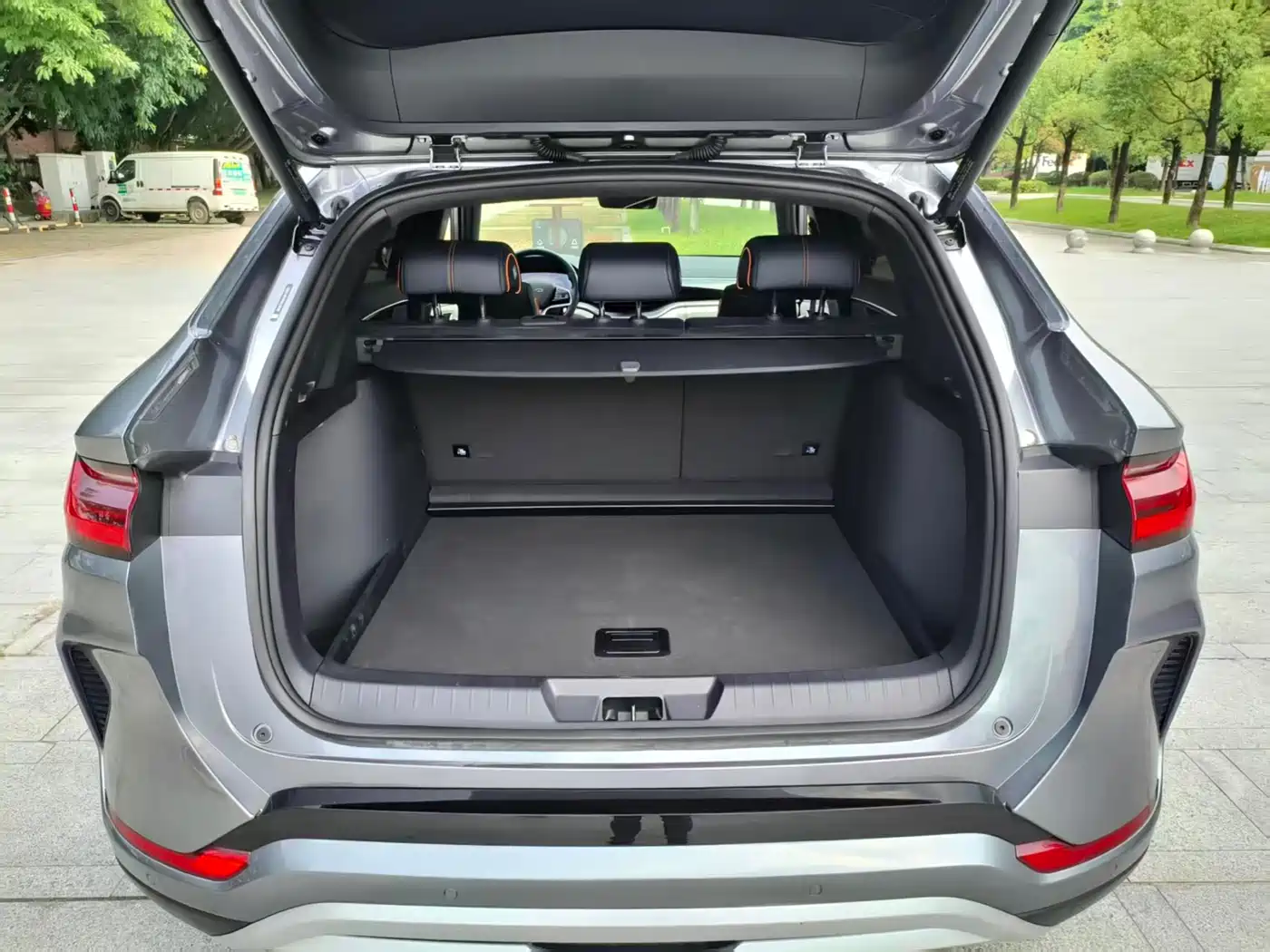 BYD Song PLUS PHEV 2023 Champion Edition DM-i 110KM Flagship фото 13