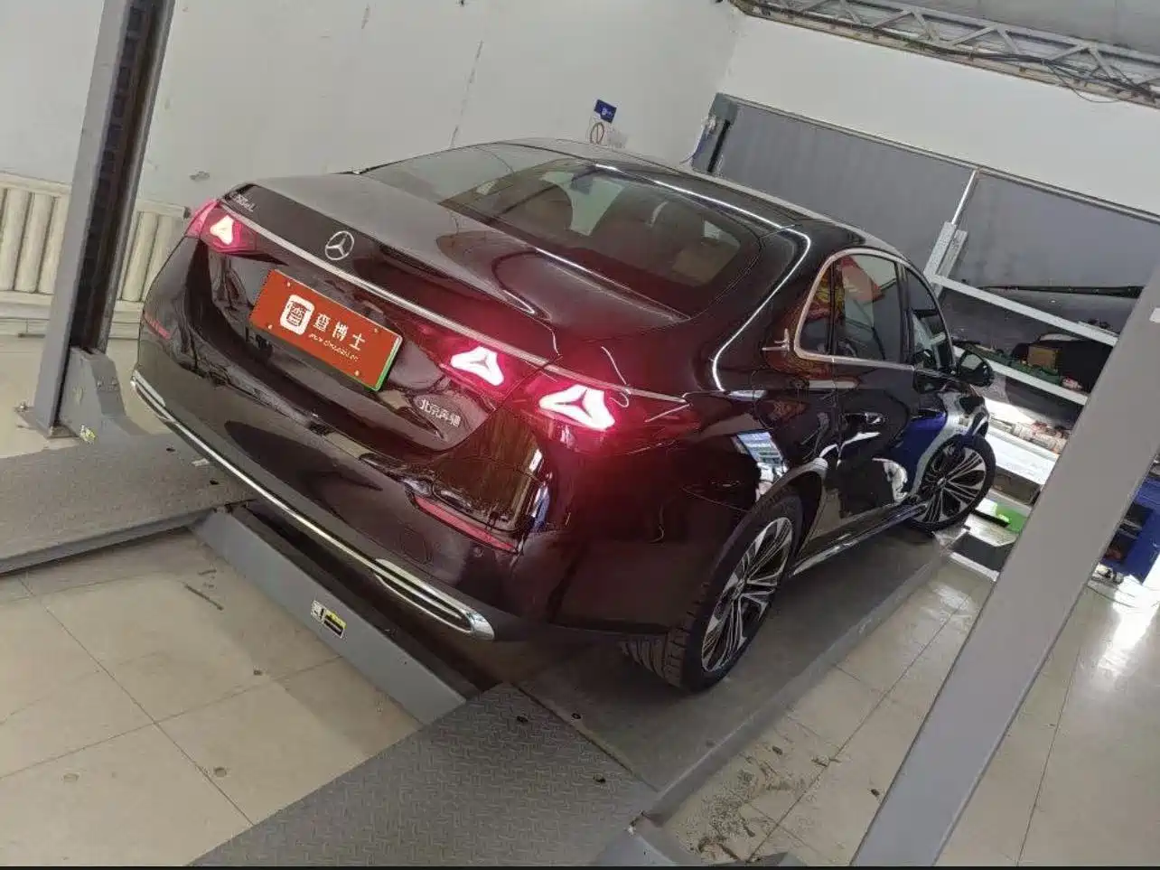 Mercedes-Benz E-Class New Energy 2024 2024 E 350 e L Plug-in Hybrid Sedan