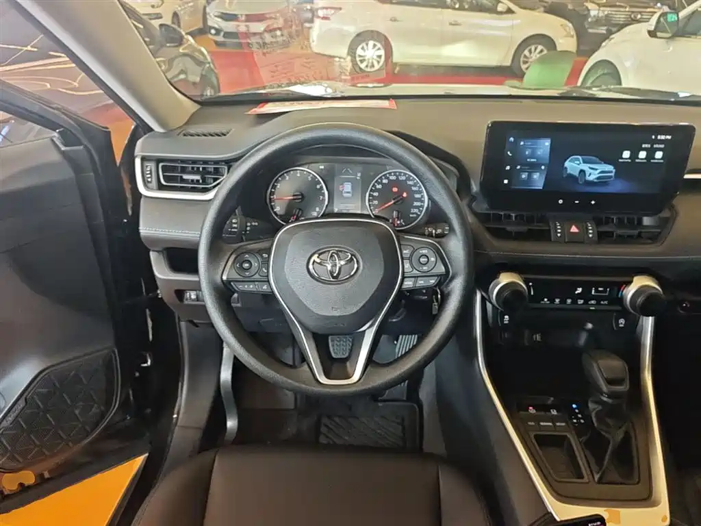 Toyota RAV4 Rongfang 2023 2.0L CVT 2WD Urban Edition фото 7