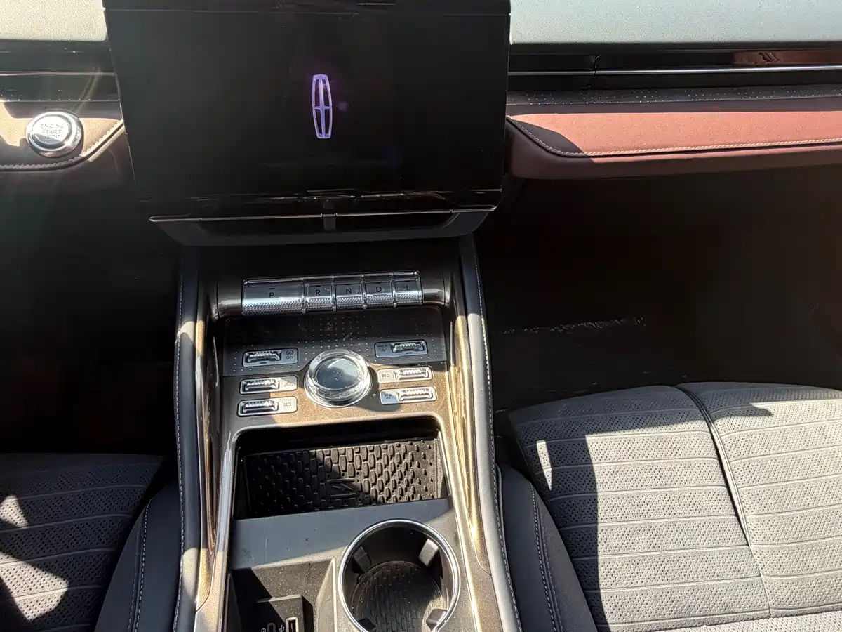 Lincoln Nautilus 2026 2026 2.0T AWD Presidential Hybrid Edition