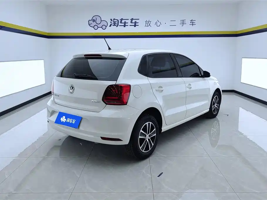 Volkswagen Polo 2016 1.4L Automatic Trend фото 3