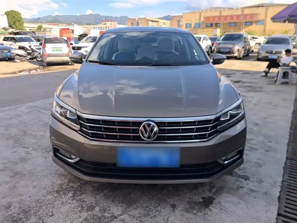 Volkswagen Passat 2017 330TSI DSG Prestige фото 3