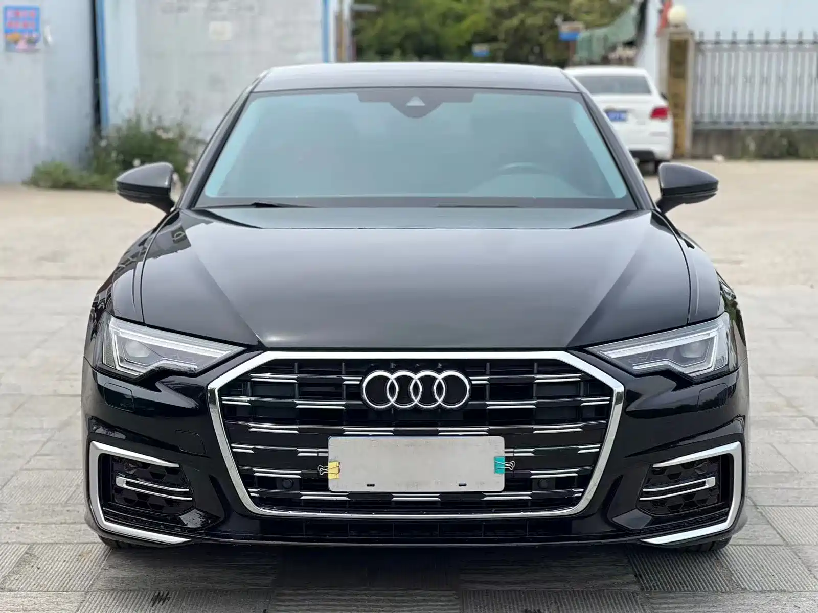 Фото 2 - Audi A6L