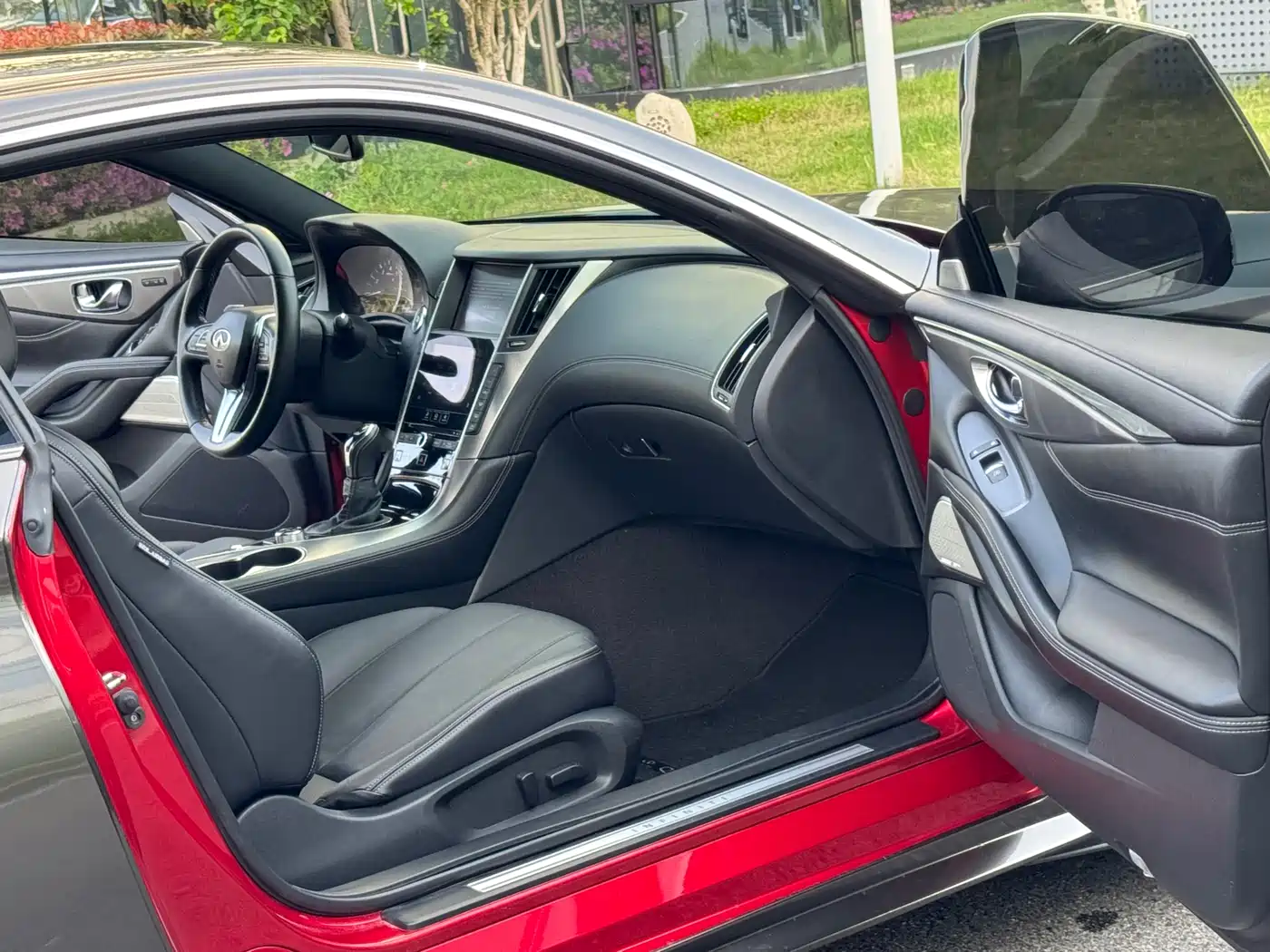 Infiniti Q60 2019 2.0T Luxury Edition фото 18
