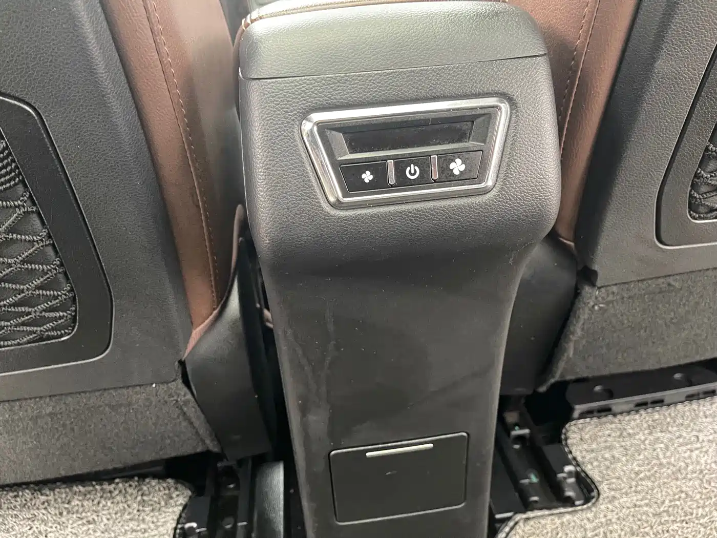 Lifan Xuanlang 2019 2017 2.0L CVT Luxury Type