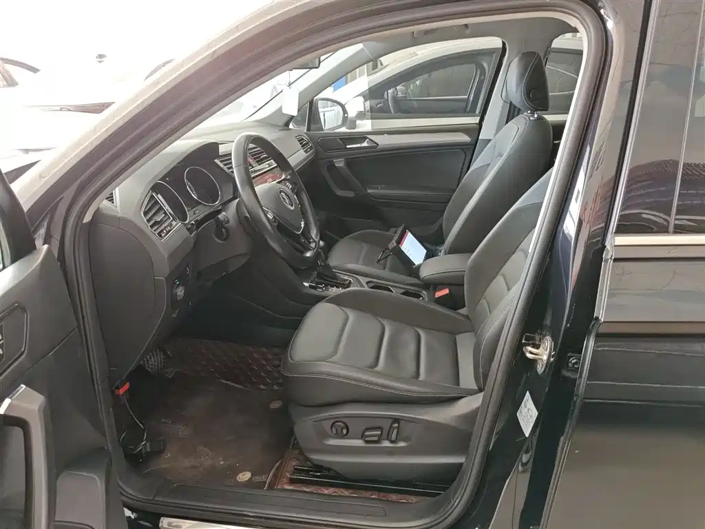 Volkswagen Tiguan L 2021 330TSI Automatic 2WD Smart фото 15