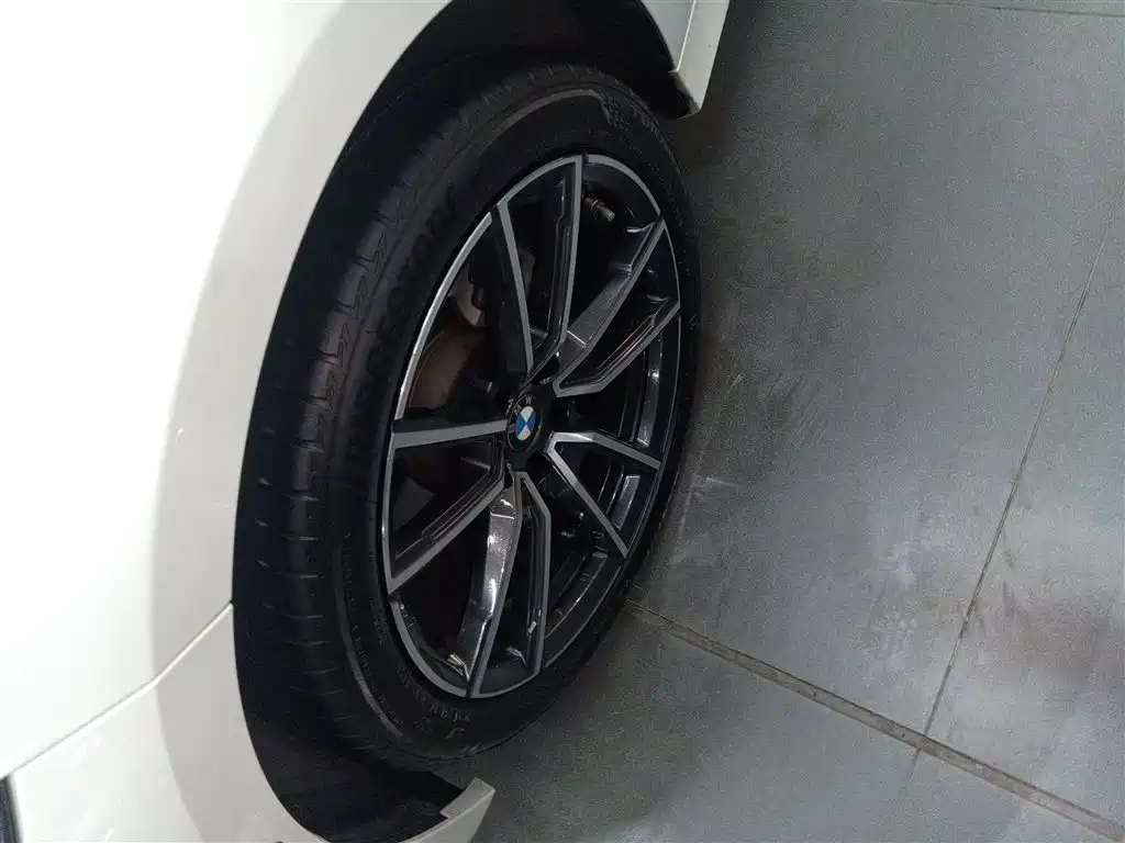 BMW 3 Series 2024 325Li M Sport Package фото 25