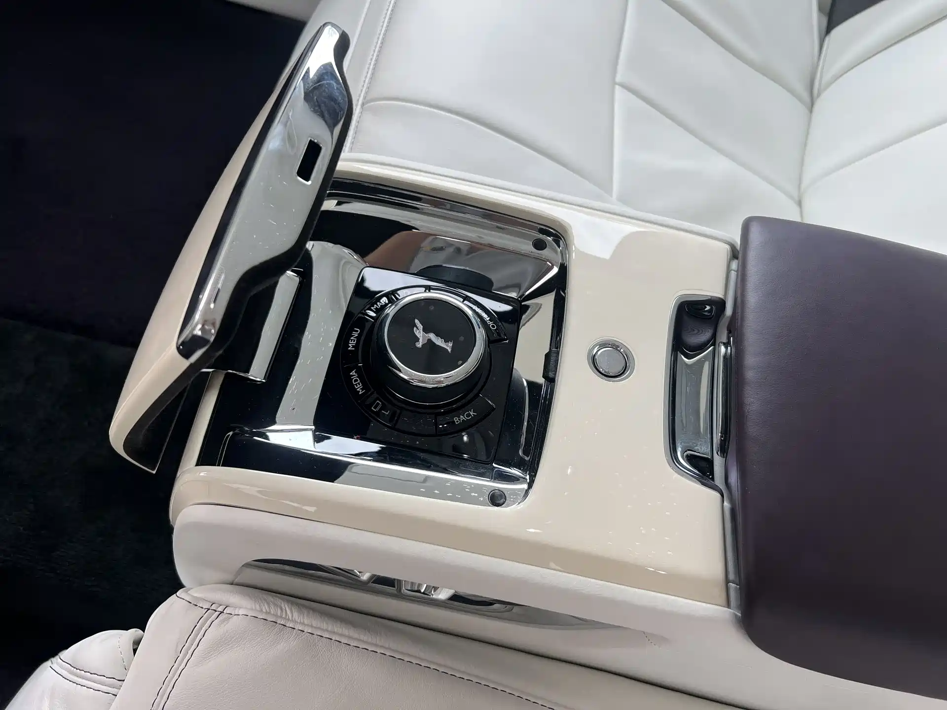 Фото 16 - Rolls-Royce Phantom