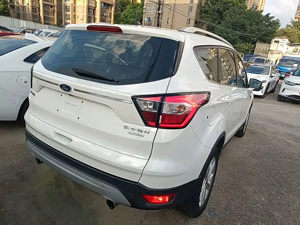 Photo 7 - Ford Kuga