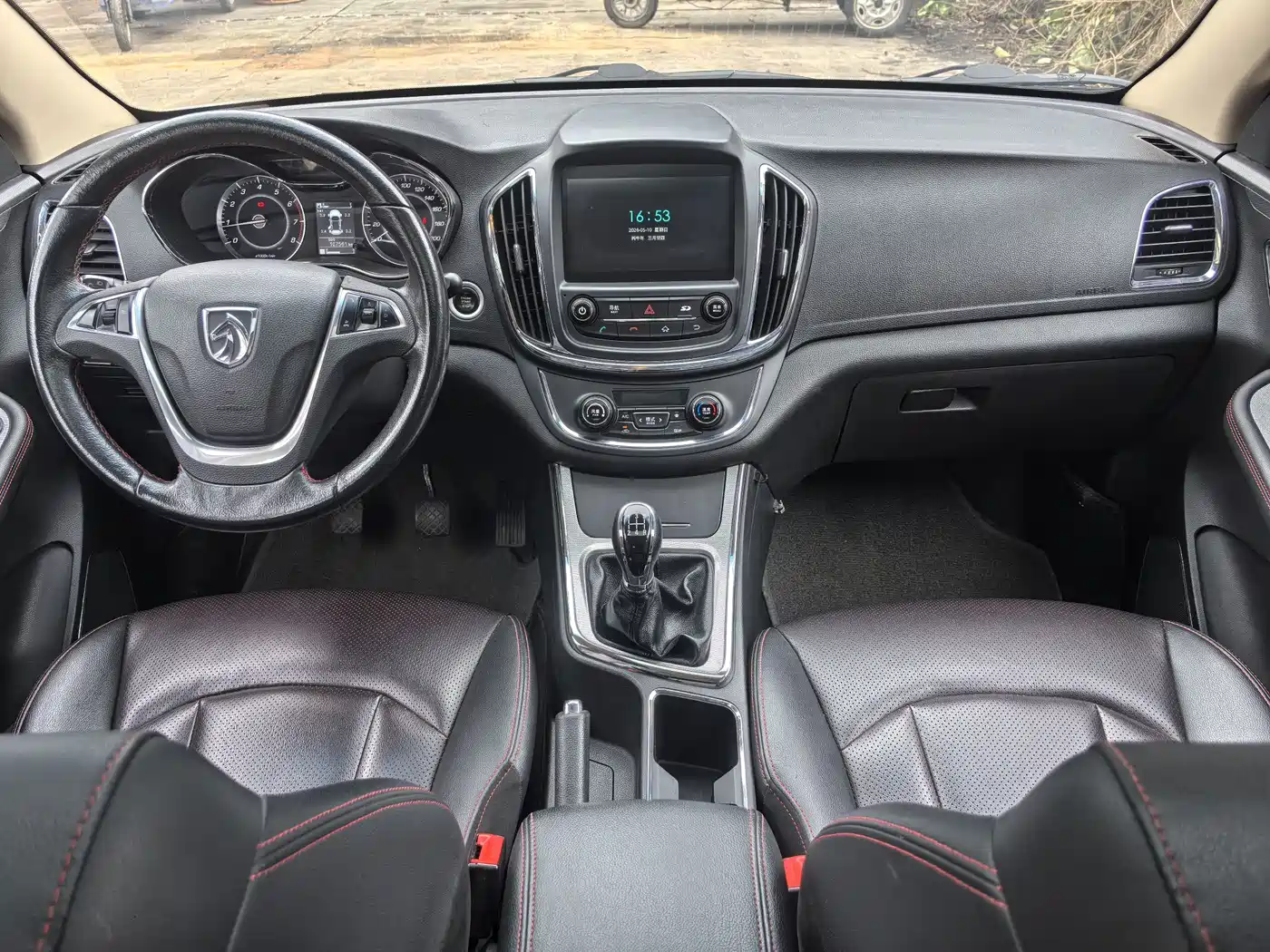 Baojun 560 2015 2015 1.8L Manual Luxury