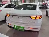 Фото 6 - Geely Preface