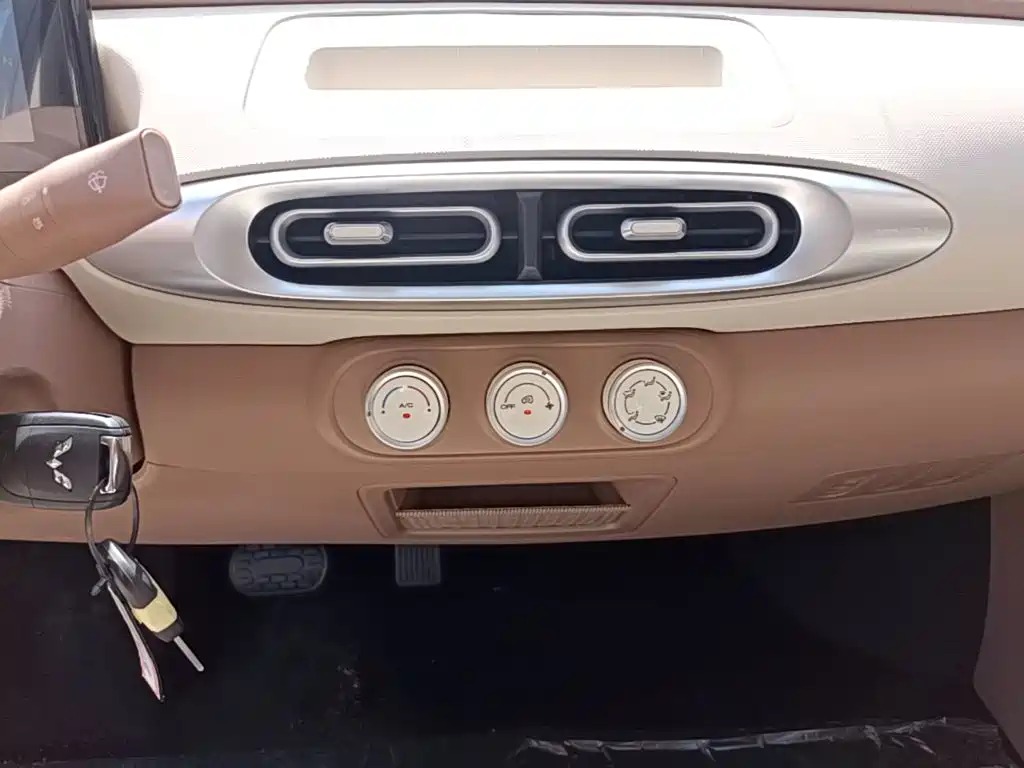 Wuling Motors Hongguang MINIEV 2026 2025 4-Door Advanced