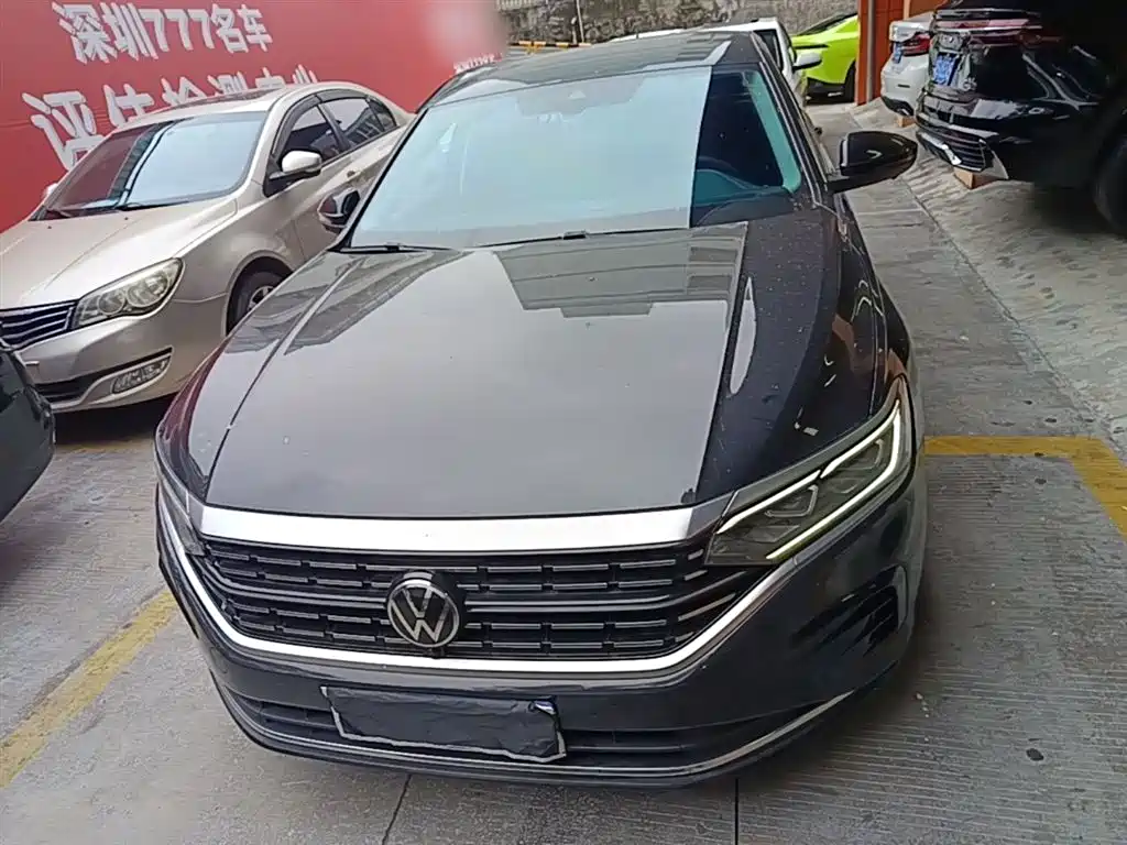 Volkswagen Passat 2024 380TSI Luxury фото 3