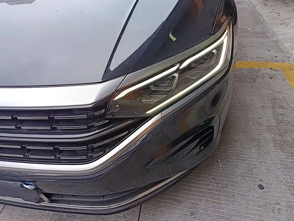Volkswagen Passat 2024 380TSI Luxury фото 24