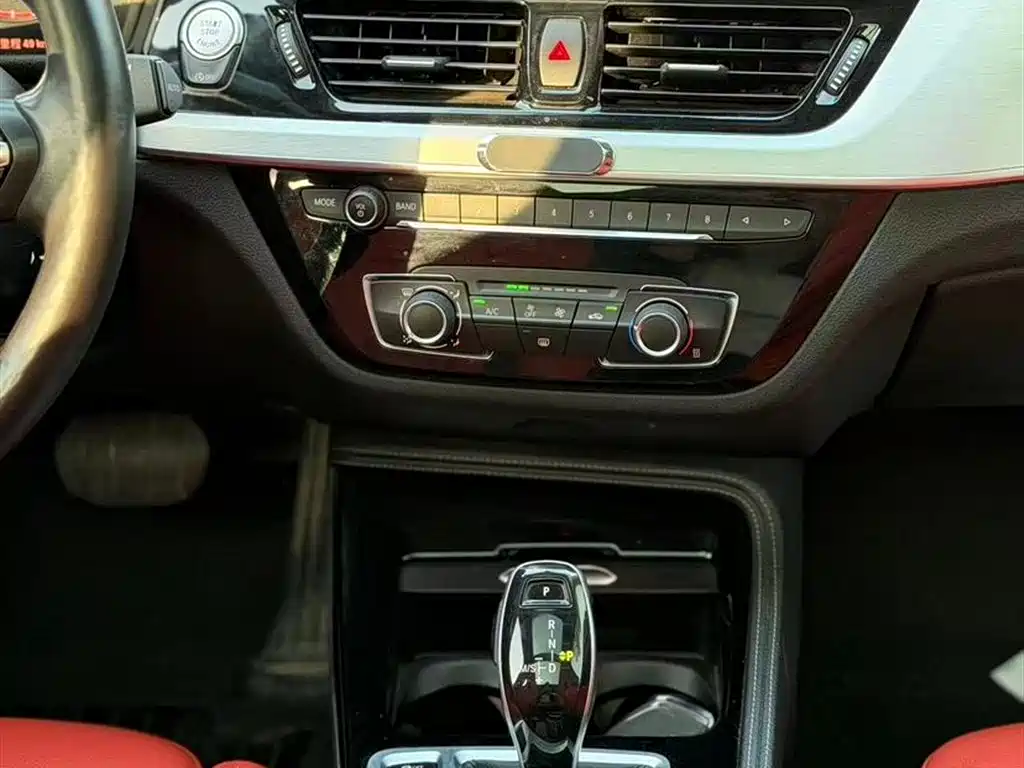 BMW 1 Series 2021 125i M Sport Black Night Edition фото 8