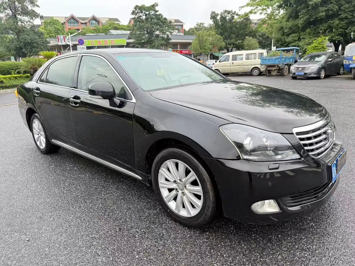 Toyota Crown 2010 2.5L Royal фото 3