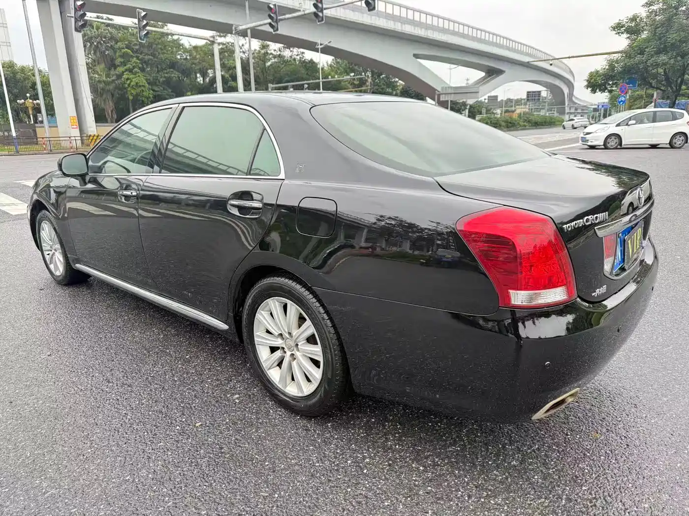 Toyota Crown 2010 2.5L Royal фото 7