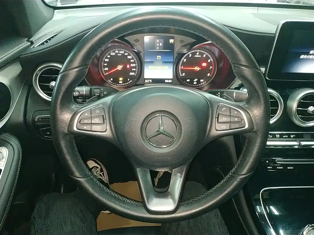 Mercedes-Benz GLC 2018 GLC 200 4MATIC фото 3