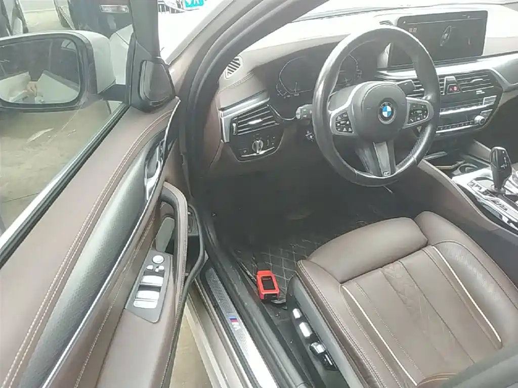 BMW 5 Series New Energy 2021 535Le Pioneer Edition M Sport Package фото 16