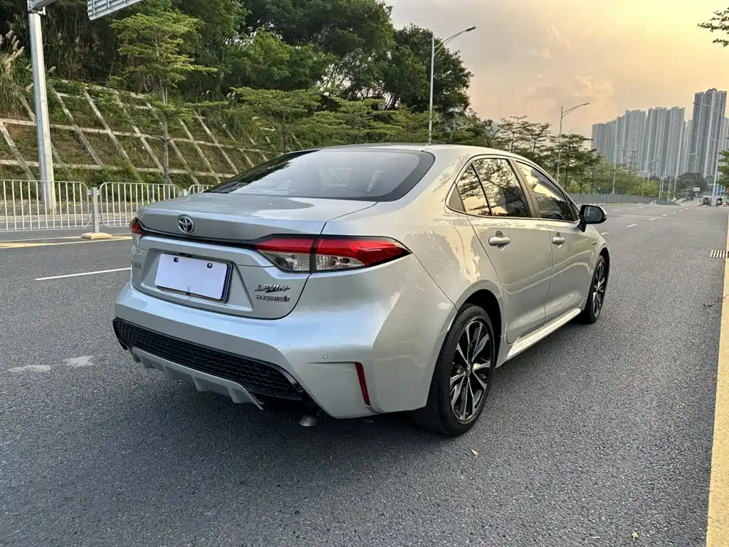 Toyota Levin 2021 Dual Engine 1.8H E-CVT Sport фото 5