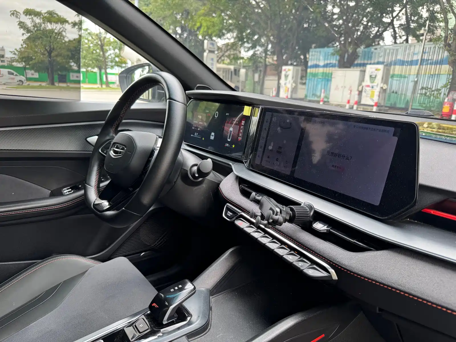 Фото 7 - Geely Binrui