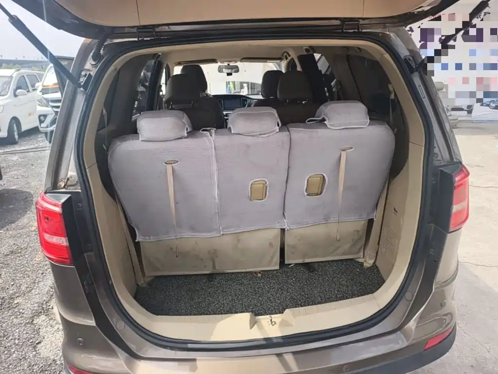 Photo 19 - Baojun 730