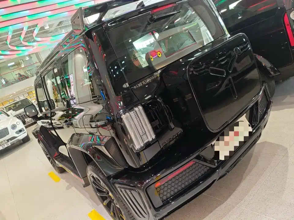 Crossboundary Auto Co-created Tank 300 2023 2023 2.0T Cyber Knight