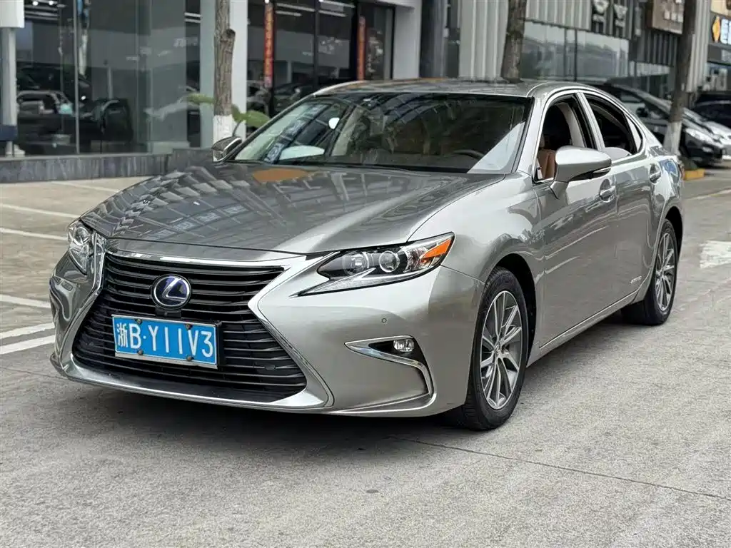 Lexus ES 2015 300h Comfort Edition