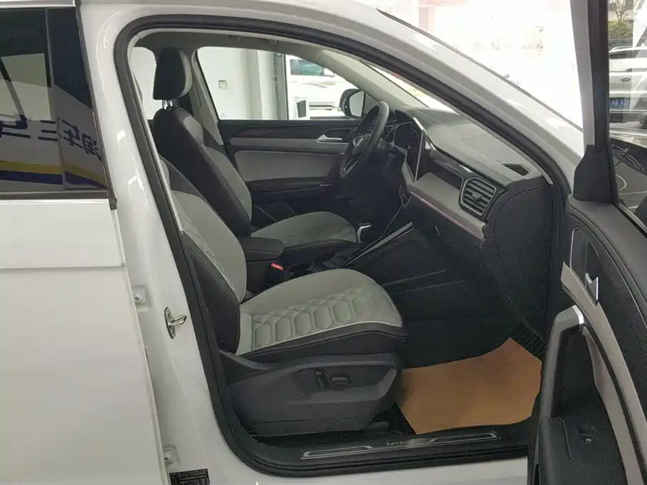 Volkswagen Tayron 2024 330TSI 2WD Luxury Plus Advanced фото 8