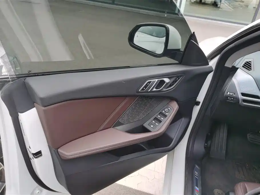 BMW 2 Series 2025 225L M Sport Package фото 7