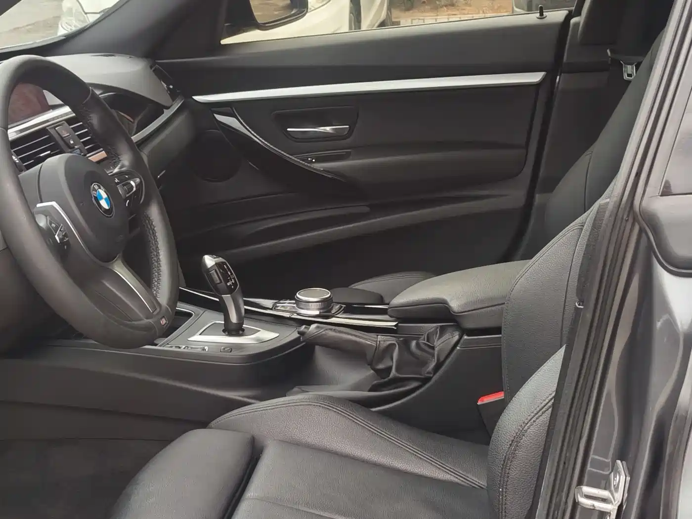 BMW 3 Series GT 2020 320i M Sport Package фото 8