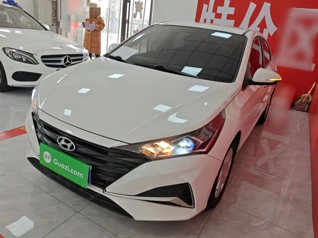 Hyundai Verna 2020 1.4L CVT GLS Cool Edition фото 2