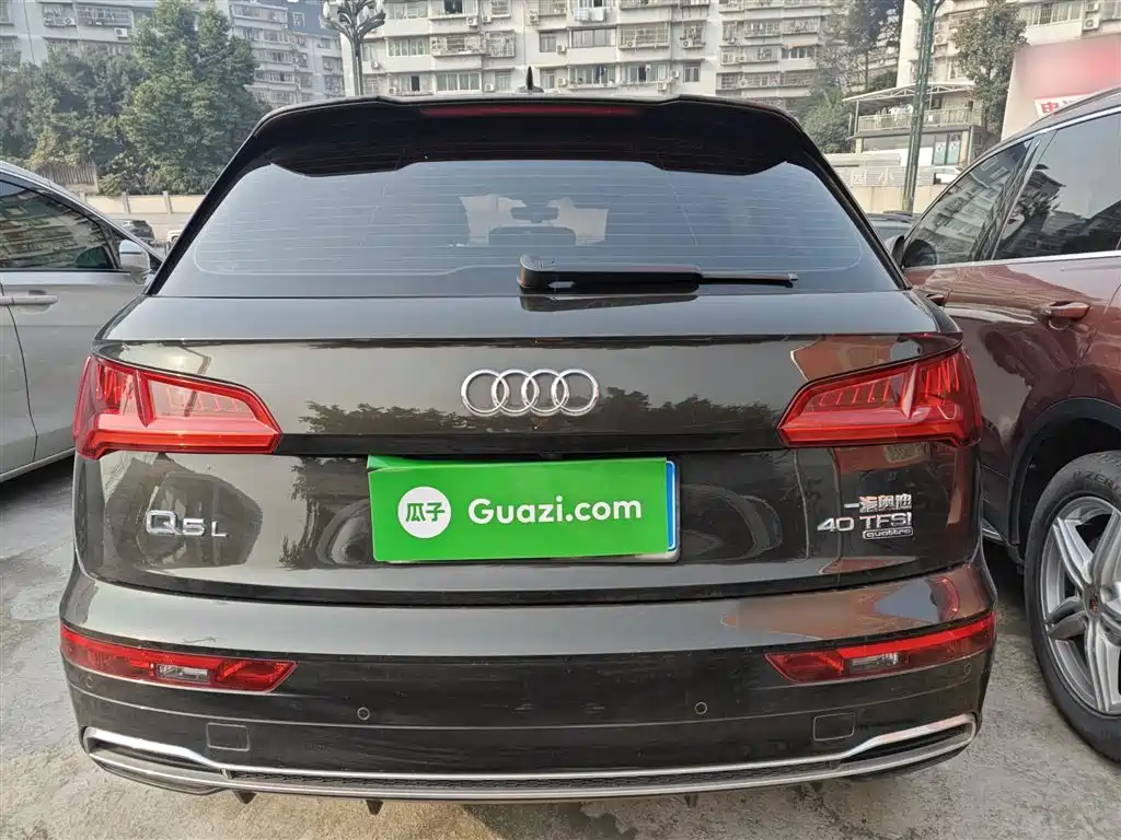Audi Q5L 2020 Facelift 40 TFSI Honor Fashion фото 6